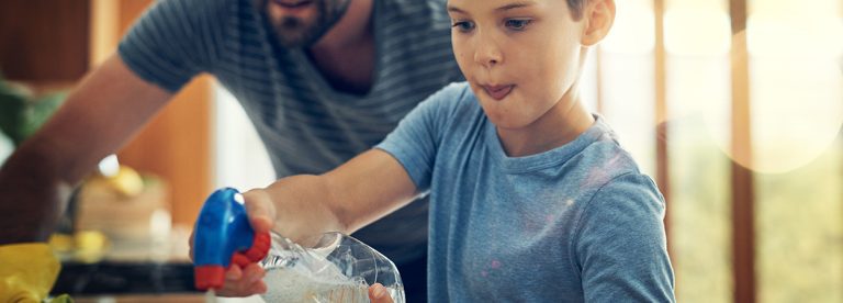 La crianza respetuosa es una práctica que padres y madres pueden y deben practicar por igual.